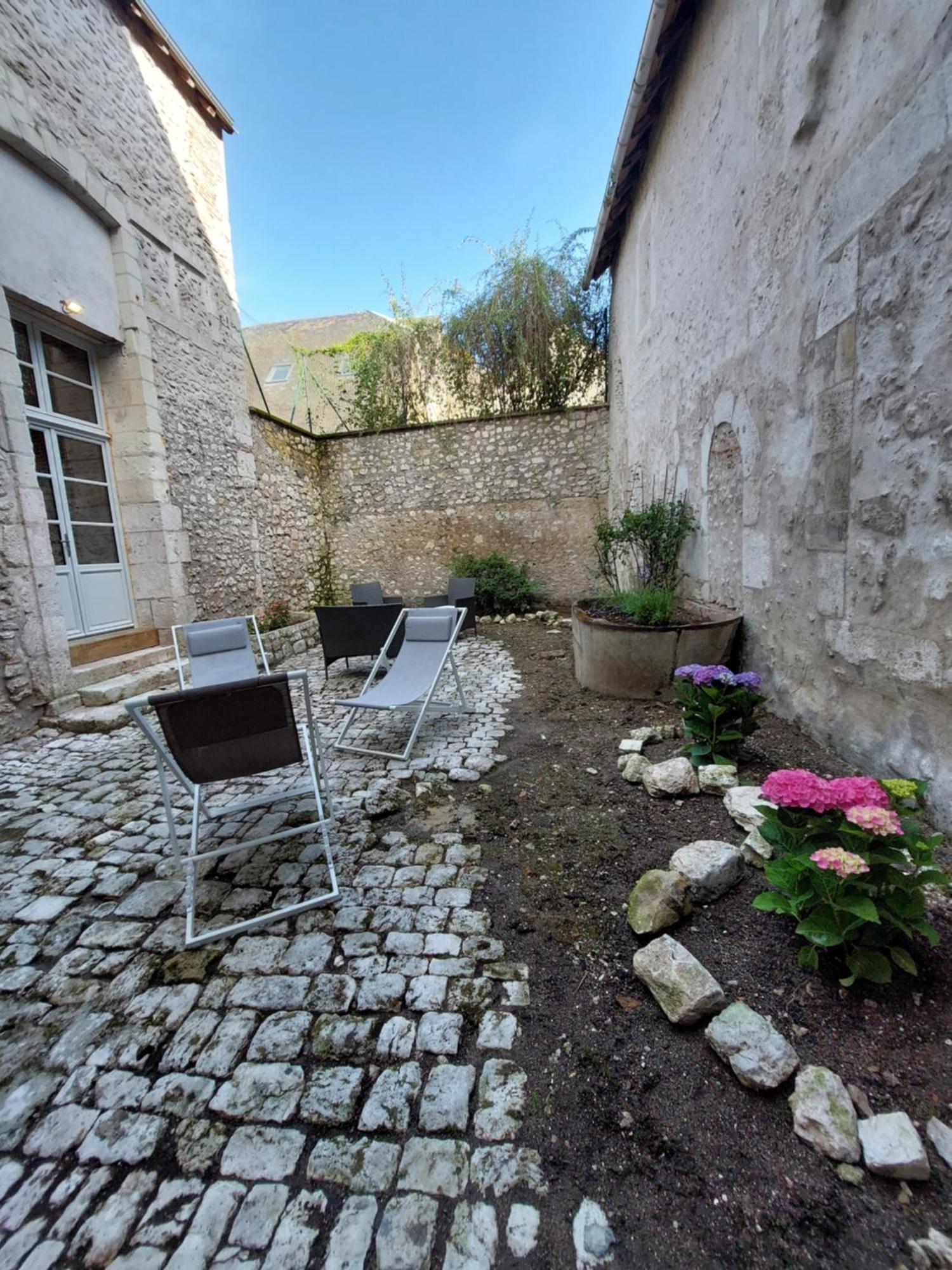 Appartements L'Hirondelle Beaugency Exteriör bild